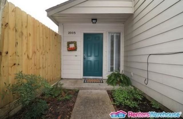 2005 Wilcrest Dr - 2005 Wilcrest Drive, Houston, TX 77042