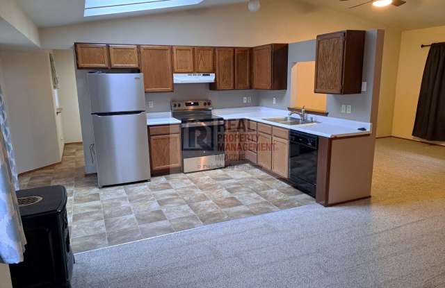 Check out this adorable 2.0 bedroom, 2.0 bath home Gallery 4