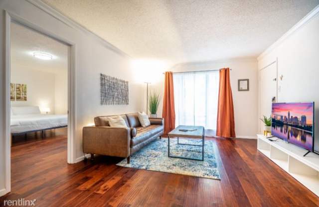 6018 East University Boulevard - 6018 East University Boulevard, Dallas, TX 75206