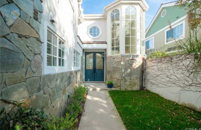 8 Stratford Gallery 2