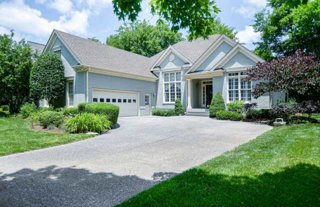 Beautiful Home in Willow Springs Just Minutes to Downtown Franklin photos photos