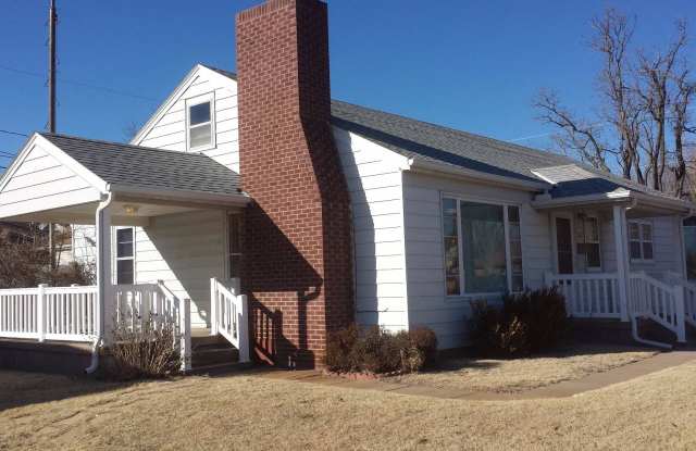 3 Bedroom, 1.5 Bathroom House with Detached Double Garage photos photos