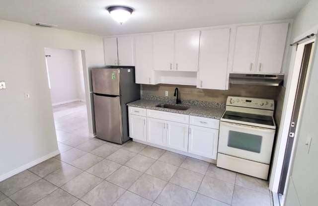 Beautiful newly remodeled 2 Bedroom/ 1 Bathroom home! Gallery 3