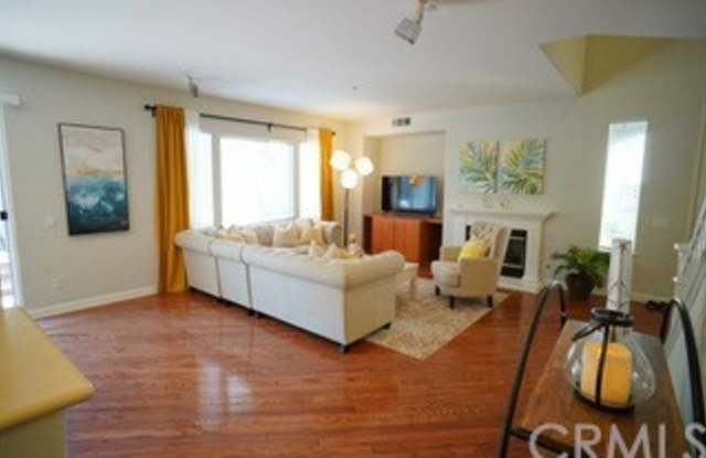 20 Bolinas Gallery 2
