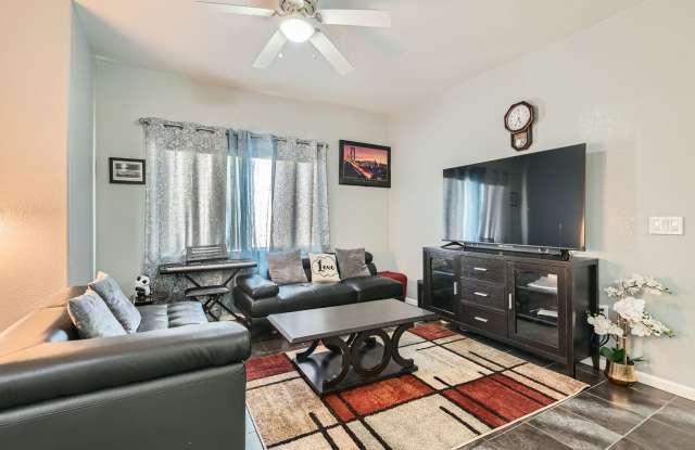 2 Bedroom Townhome With 1 Car Garage Convenient To Nellis AFB and VA Hospital photos photos