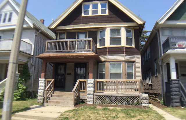 250 East Keefe Avenue - 1 photos photos