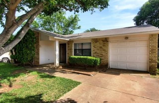 3745 Longmeadow Way - 3745 Longmeadow Way, Fort Worth, TX 76133