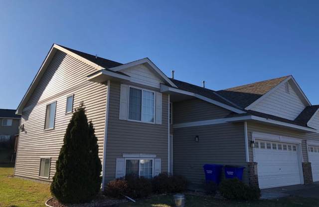 2-Bedroom, 2-Bathroom Rental Unit in Somerset, Wisconsin photos photos
