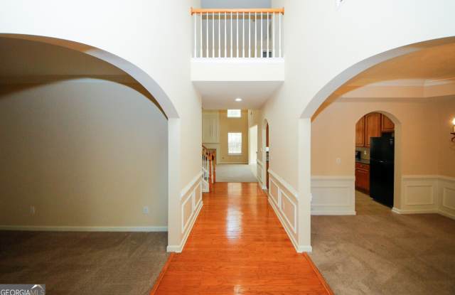 587 Creek Valley Court Gallery 3