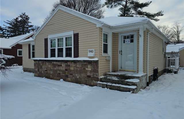 940 S Grosvenor Road photos photos