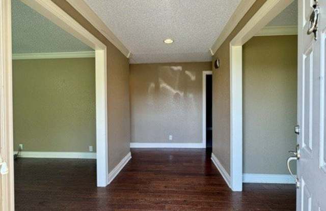 3810 N Rainbow Farm Road Gallery 3