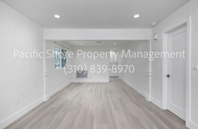 Remodeled 2-Bedroom, 2-Bath Home in Venice with Garage & Fenced Yard Gallery 4