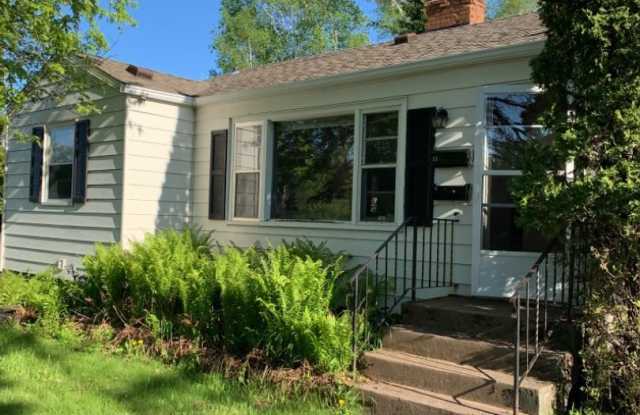 AVAILABLE JUNE - 4 BED 2 BATH photos photos