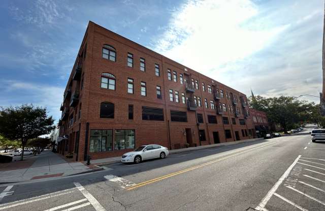 Beautifully Furnished 1/1 Apartment in Downtown Broad St.- $2,350 photos photos