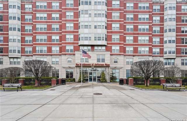 300 Mamaroneck Avenue unit: 718 photos photos