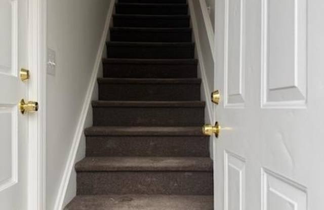 161 Glen Cove Avenue unit: 2Nd Fl photos photos