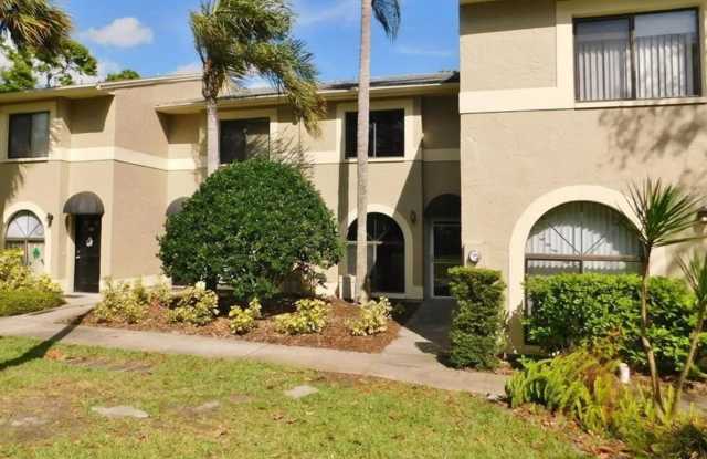 Townhouse in Countryside - 3583 Whispering Oaks Lane, Palm Harbor, FL 34684