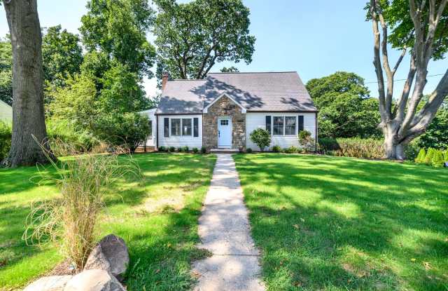 12 Devonshire Drive - 12 Devonshire Drive, Darien, CT 06820