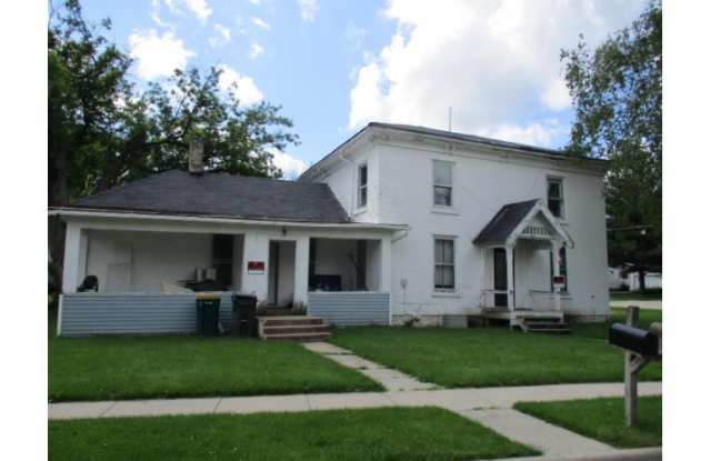 401 South College Avenue - 2 photos photos