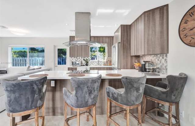 2712 NE 32nd Ave - 2712 Northeast 32nd Avenue, Fort Lauderdale, FL 33308 2712 NE 32nd Ave - 2712 Northeast 32nd Avenue, Fort Lauderdale, FL 33308