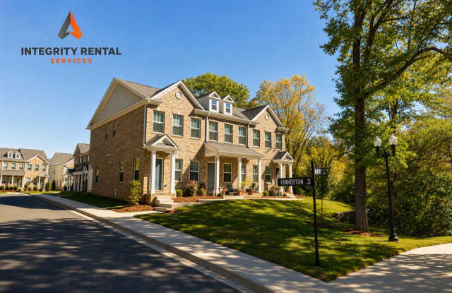 3 Bedroom Townhome Main Street Pineville - AUGUST MOVE IN SPECIAL photos photos