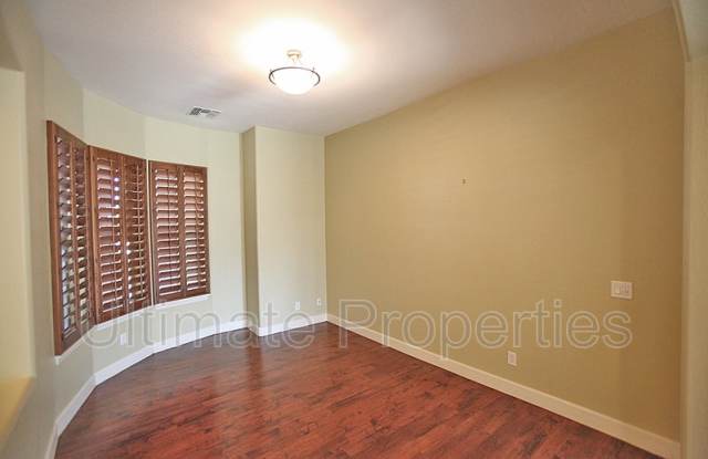 17983 W Willow Dr Gallery 2