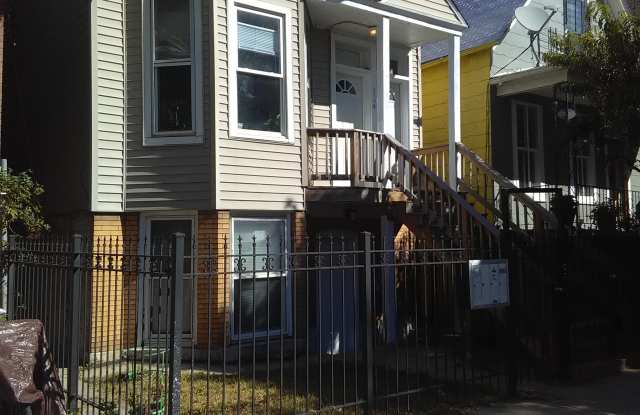3046 W Lyndale St photos photos