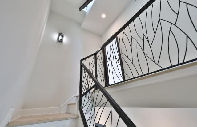 2541 Turner St Gallery 4