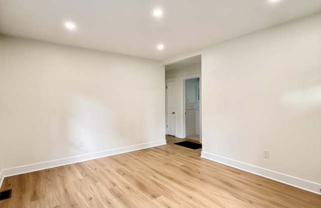 1709 Washington Boulevard Gallery 3