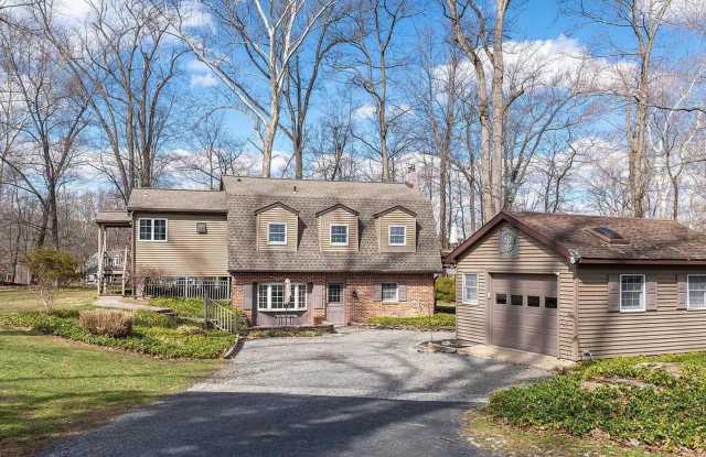Charming 3-Bed/2-Bath Home in Upper Makefield Township. Available NOW! Gallery 1