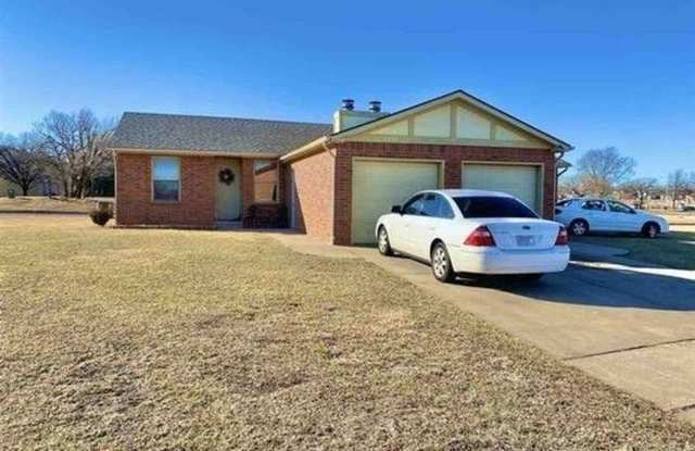 Cute East Side Twin Home - 1522 South Todd Place, Wichita, KS 67207 Cute East Side Twin Home - 1522 South Todd Place, Wichita, KS 67207