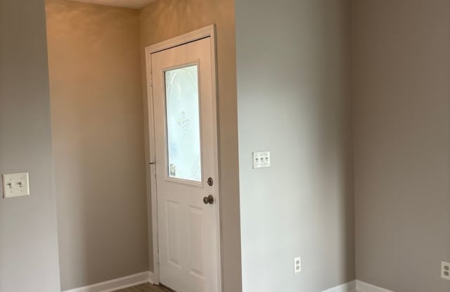 Spacious Brick Home with Fenced-In Back Yard! Gallery 4