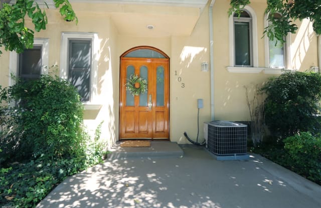 216 North Buena Vista Street - 216 North Buena Vista Street, Burbank, CA 91505