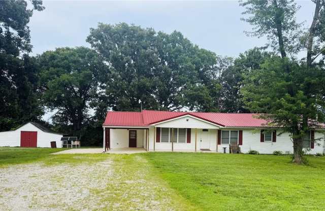 3 Bedroom 2 Bath home in Edgar Springs Gallery 1