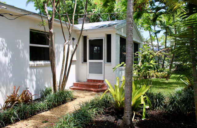 Fully Renovated 3/3 Northwood Home with Guest Cottage – Move-In Ready! photos photos