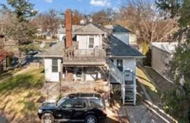 106 W CAMDEN Avenue unit: Top Floor In Rear photos photos