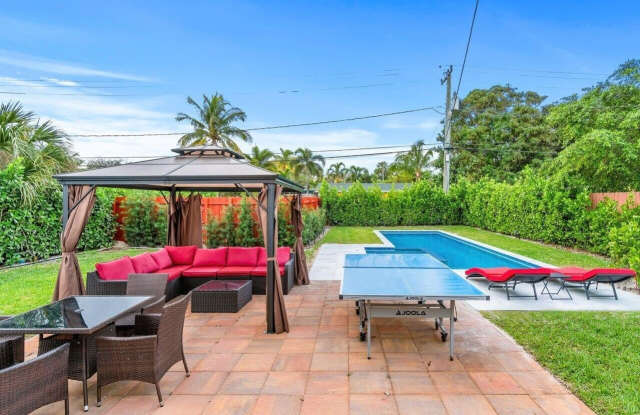 320 S Swinton Avenue - 320 South Swinton Avenue, Delray Beach, FL 33444