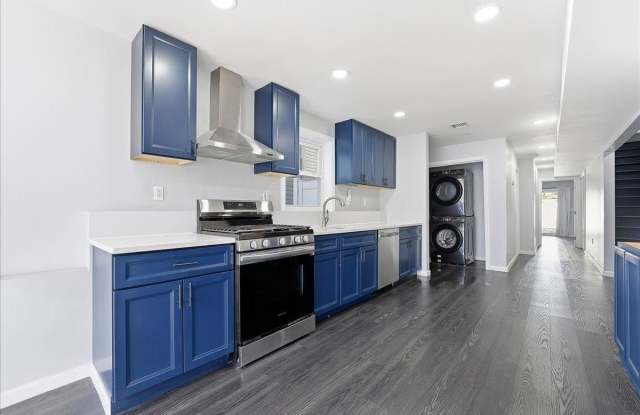 225 FREEMAN AVE photos photos