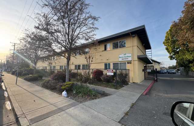 502 Berry Ave photos photos