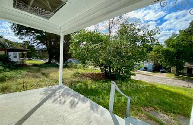 3548 Lakeshore Dr. Gallery 3