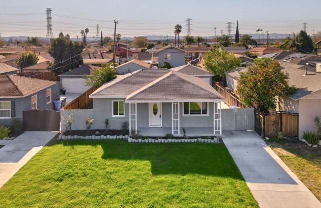 Single Family Home in Quiet Neighborhood. photos photos