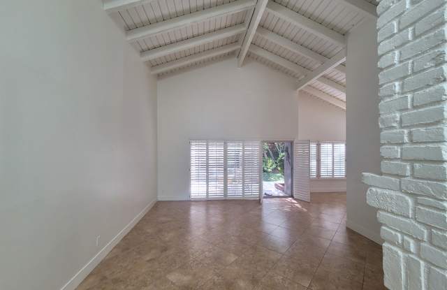 1081 Triunfo Canyon Road Gallery 4