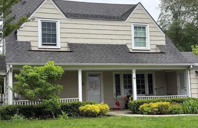 4 Addison Lane - 4 Addison Lane, Greenvale, NY 11548