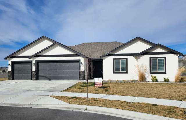6038 W. 32nd Ave. - 6038 West 32nd Avenue, Kennewick, WA 99338