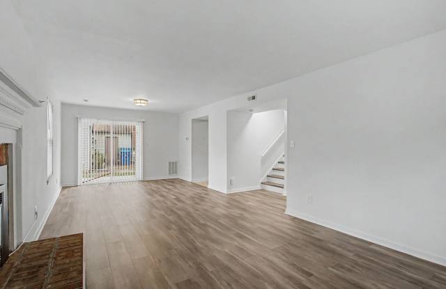 285 MERRIMAC TRAIL UNIT 5 Gallery 4