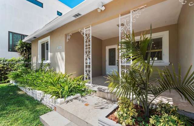 9564 Carlyle Ave - 9564 Carlyle Avenue, Surfside, FL 33154