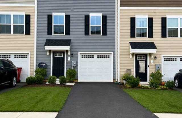 55 SNICKERS Court Gallery 1