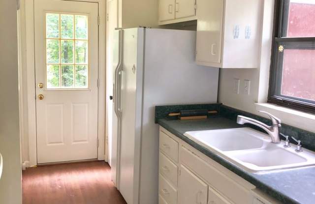 1833 Ivystone Drive Gallery 4