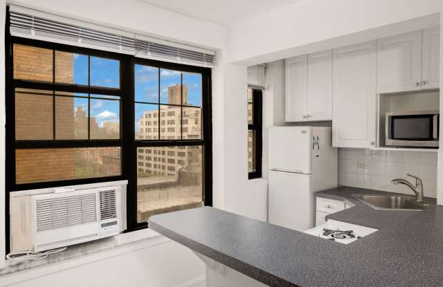 200 East 16th Street Gallery 4