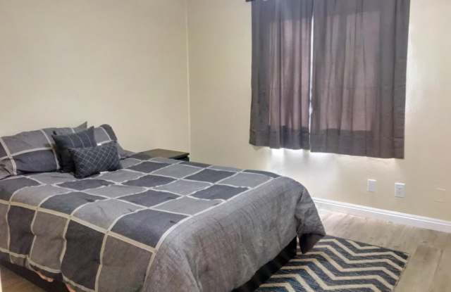 Beautifully updated house in Burbank Blvd is now available for rent photos photos